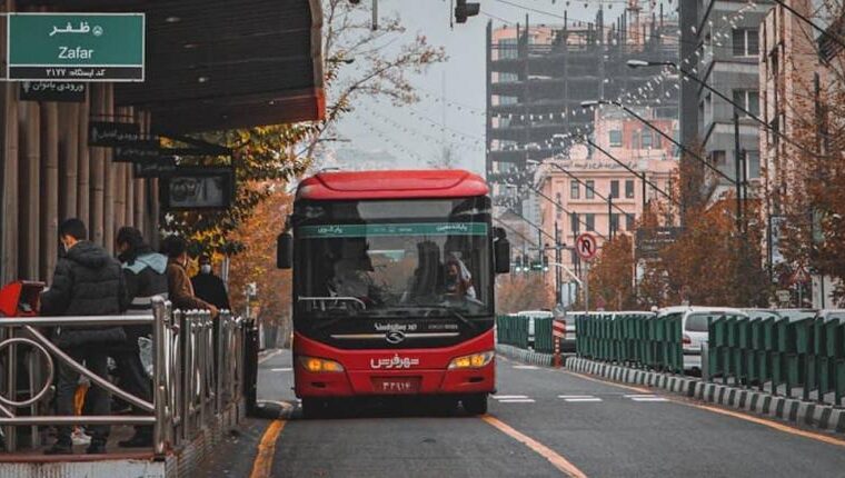 سرقت اتوبوس بی آر تی برای درمان پاهای سوخته